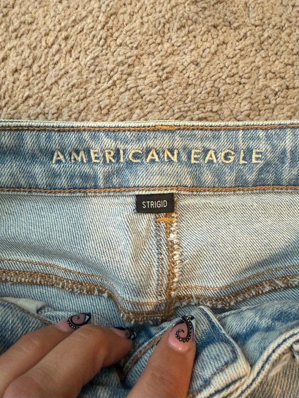 American Eagle Outfitters Light Blue High-Rise Women’s Jeans - Picture 2 of 4
